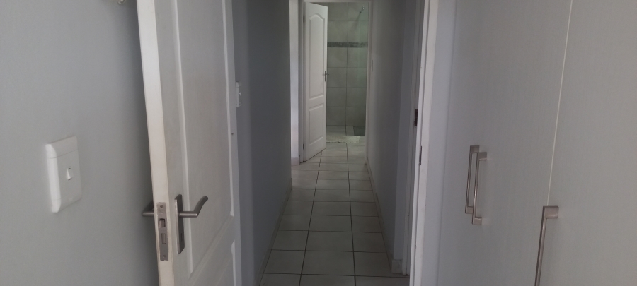 2 Bedroom Property for Sale in Fraaiuitsig Western Cape